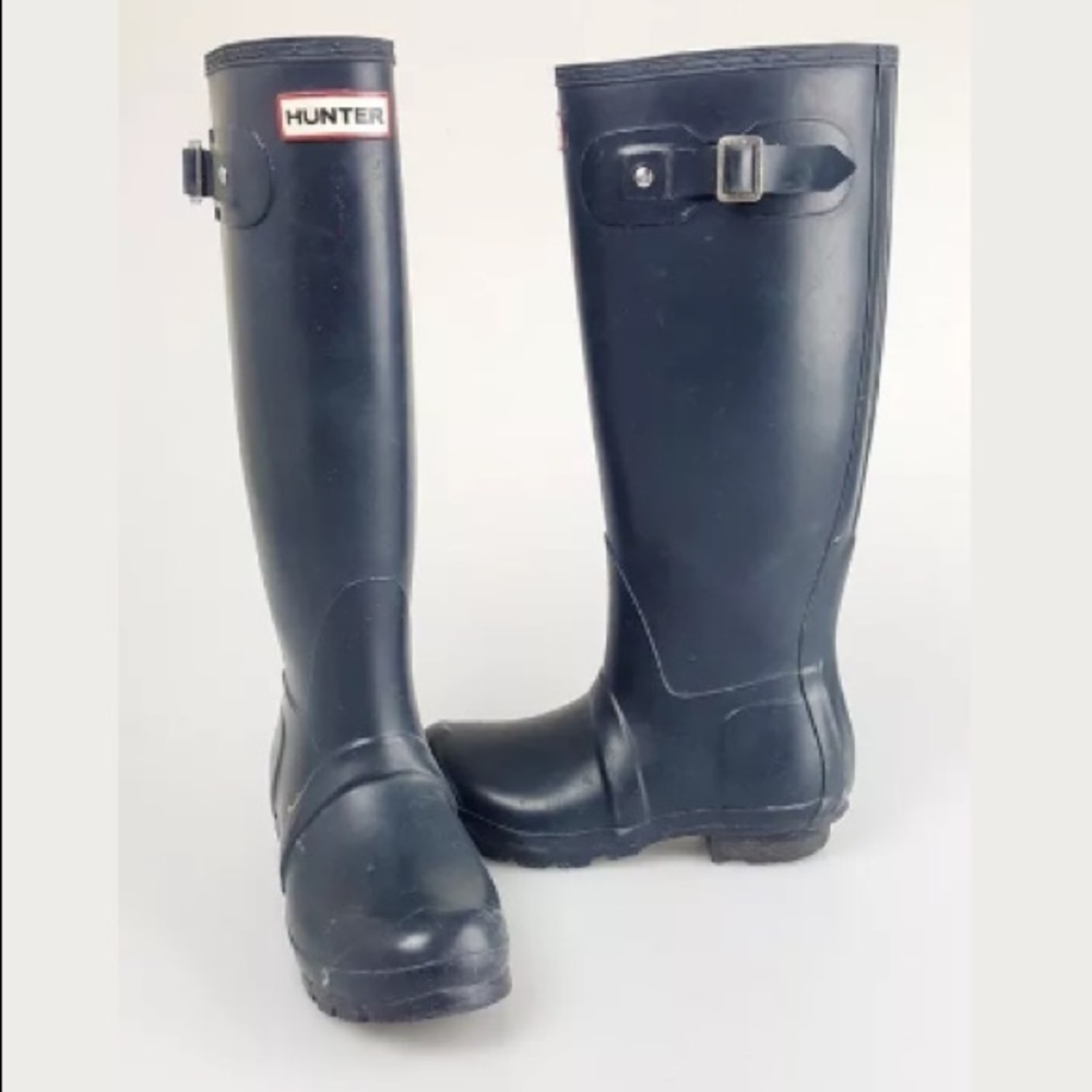 Women’s Hunter tall Navy Blue rain boots size 5